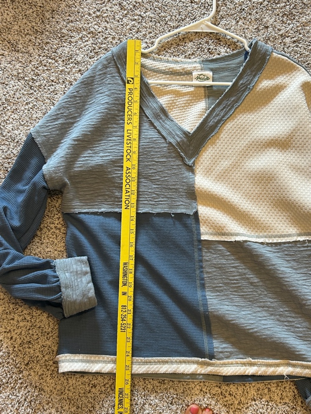 New in Blue & Cream Colorblock Top - Picture 6 of 8